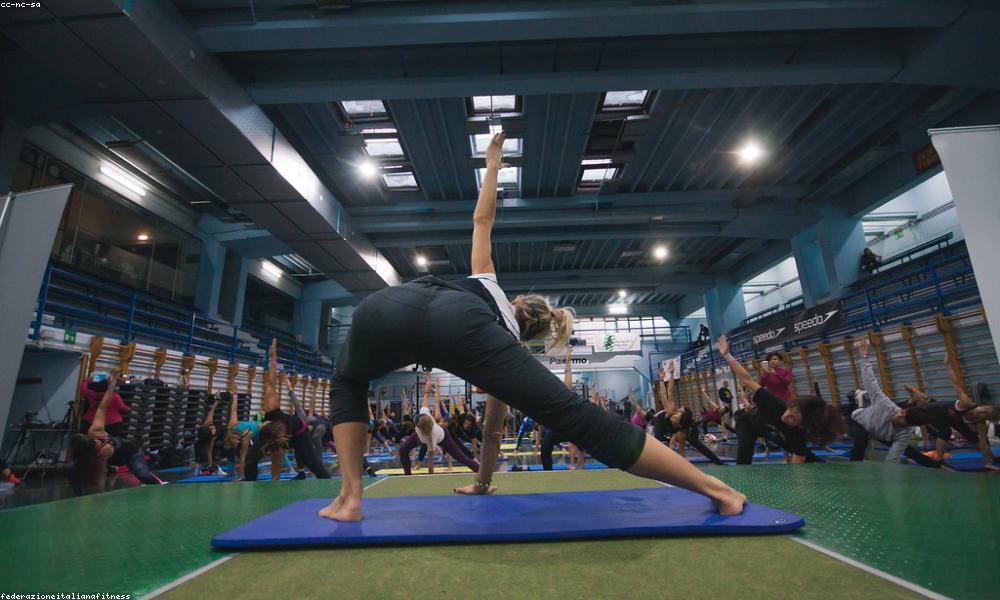 Home workouts win on cost and convenience — no commute, no membership, no waiting.